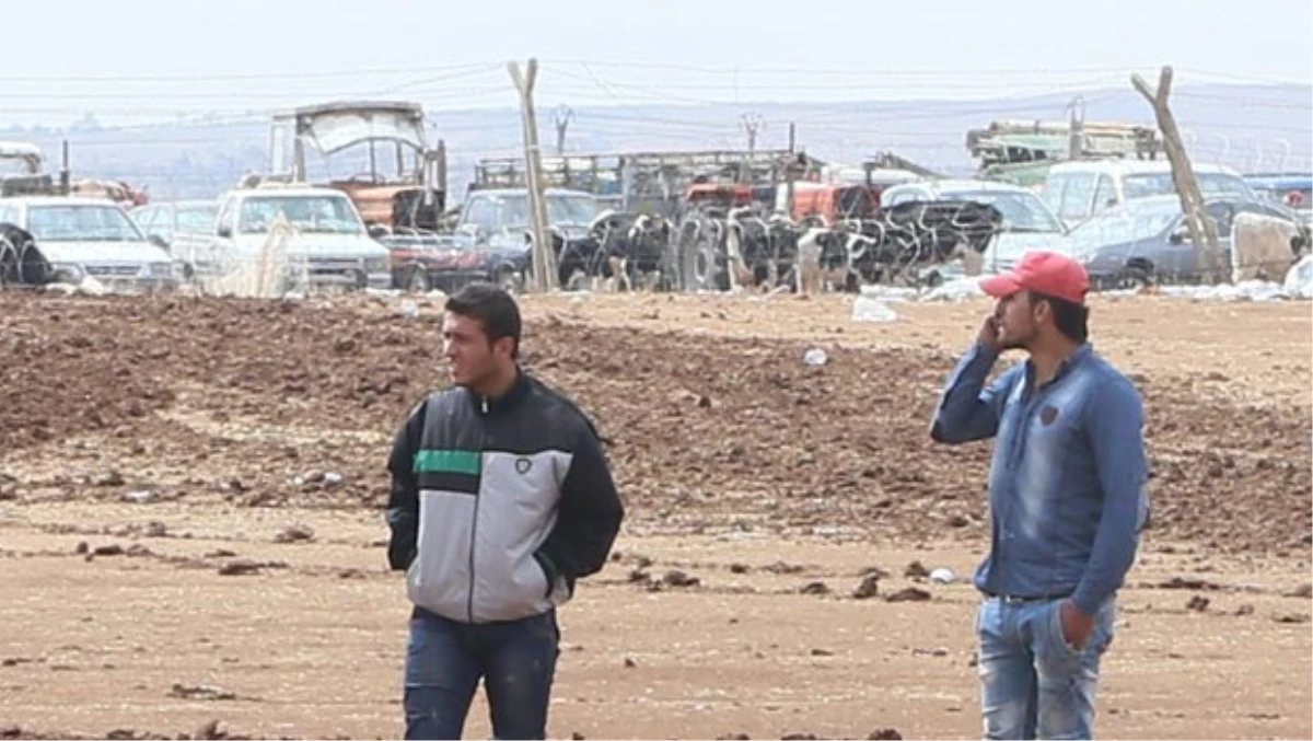 Suriyelilerin Sınırdaki Araçları İçin Çözüm Bulundu