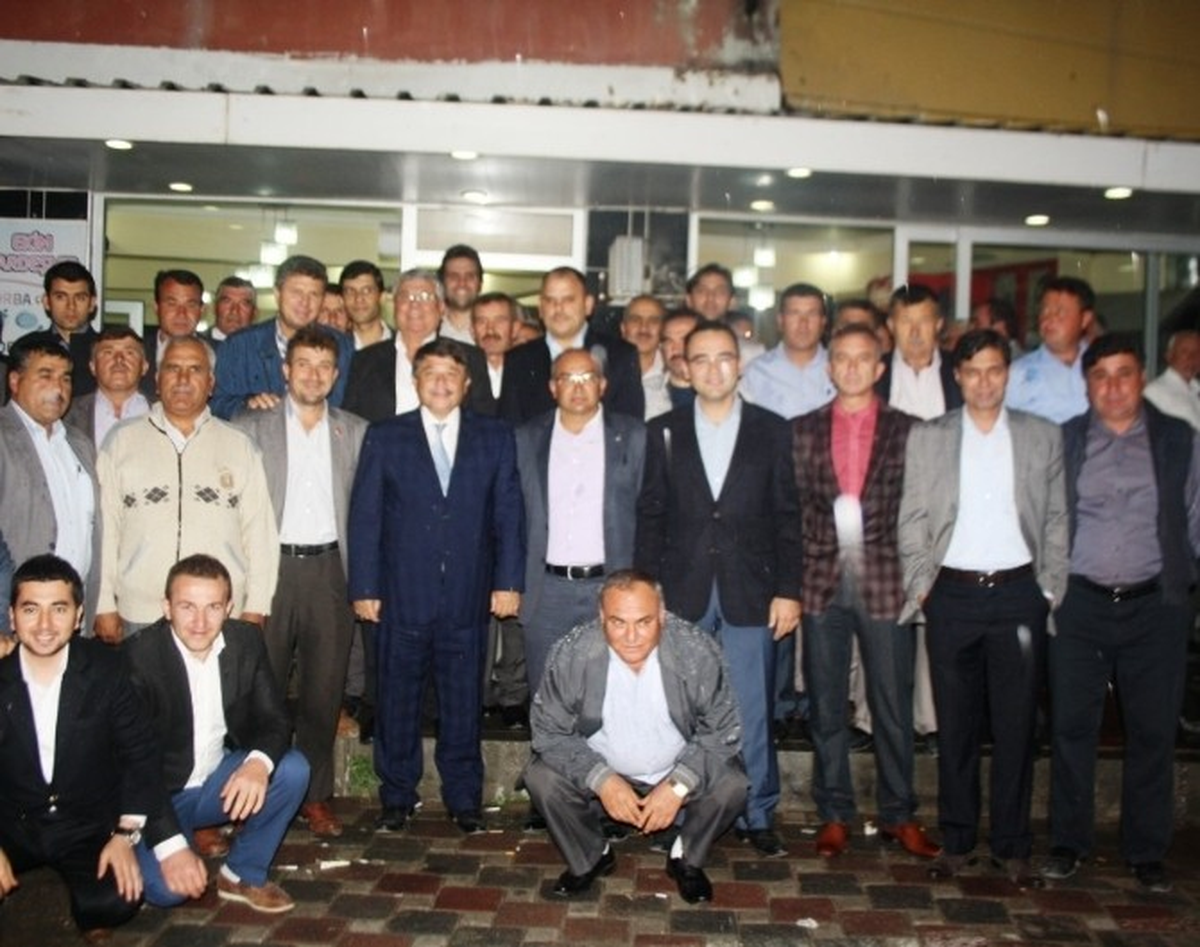 Tanrıverdi Selendi\'de Muhtarlar ile Bir Araya Geldi