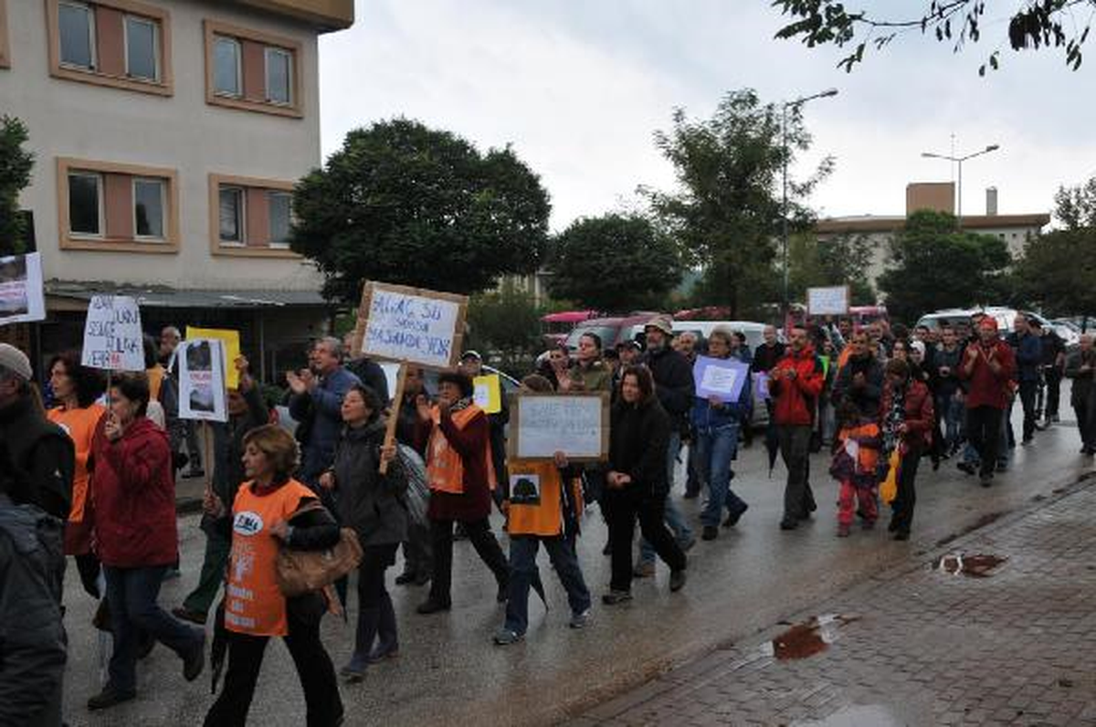 Yalova\'da Taşocağını Protesto Yürüyüşü
