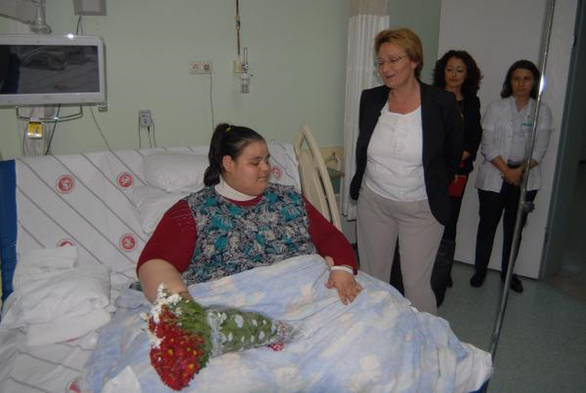 300 Kilo Ağırlığındaki Emel, Tedavi Edilecek!