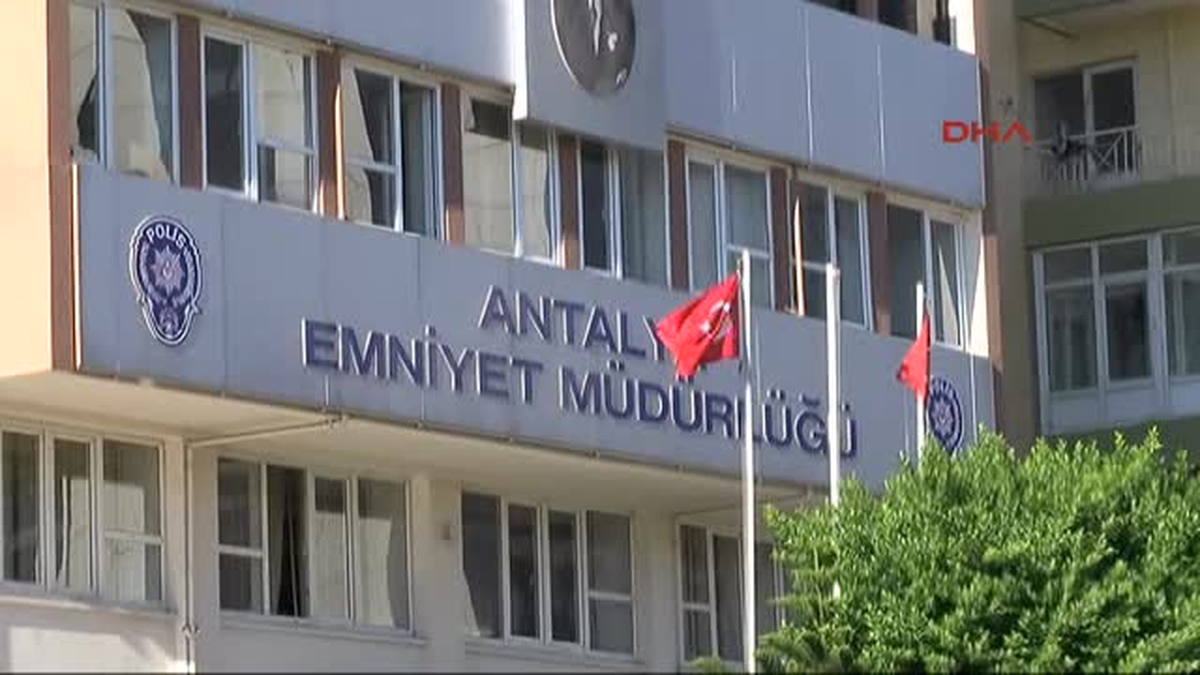 Antalya\'da Paralel Yapı Operasyonunda 10 Gözaltı
