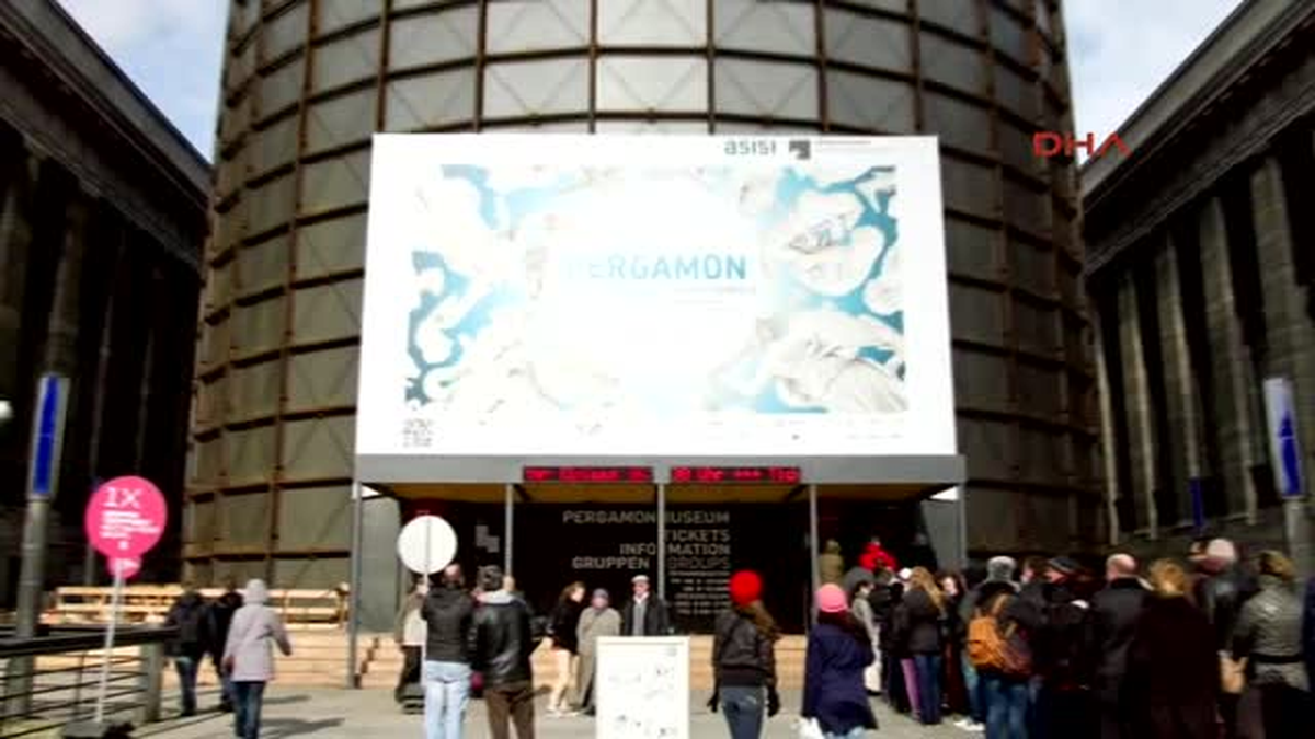 Berlin?deki Bergama Zeus Sunağı Bugünden İtibaren 5 Yıl Kapalı