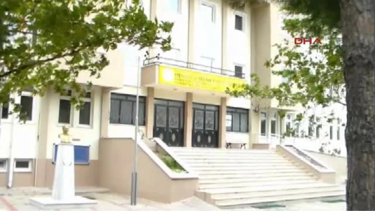 Çanakkale\'de Öğretmen Öğrencisini Hastanelik Etti