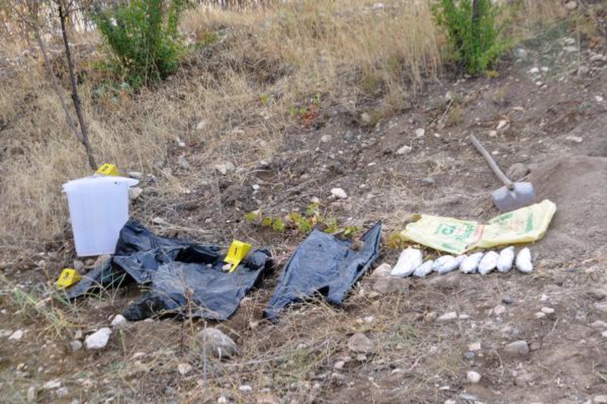 Ceset Sanılan Gömülü Kovadan Esrar Çıktı