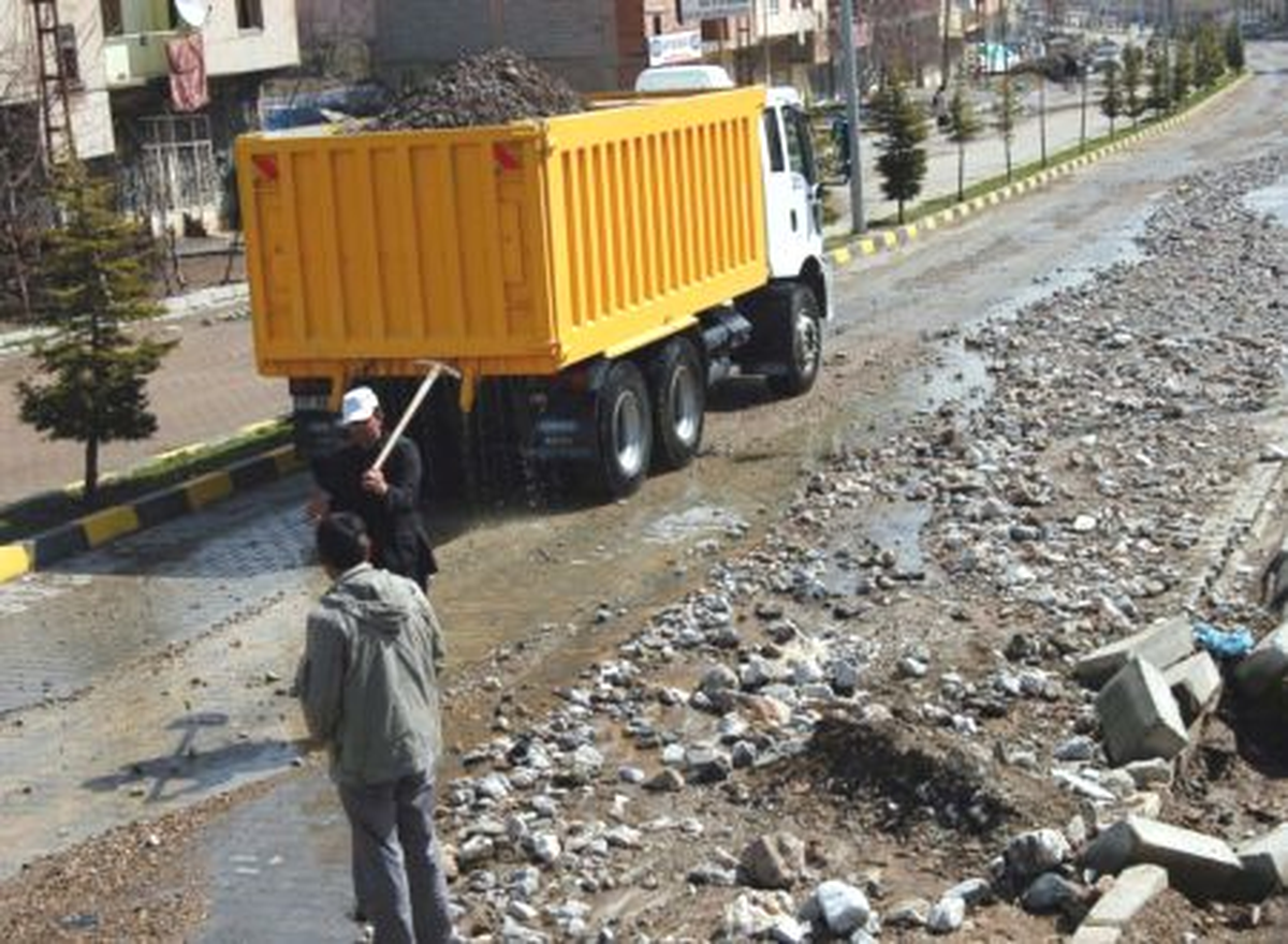 Hizan\'da Sağanak Taşkına Neden Oldu