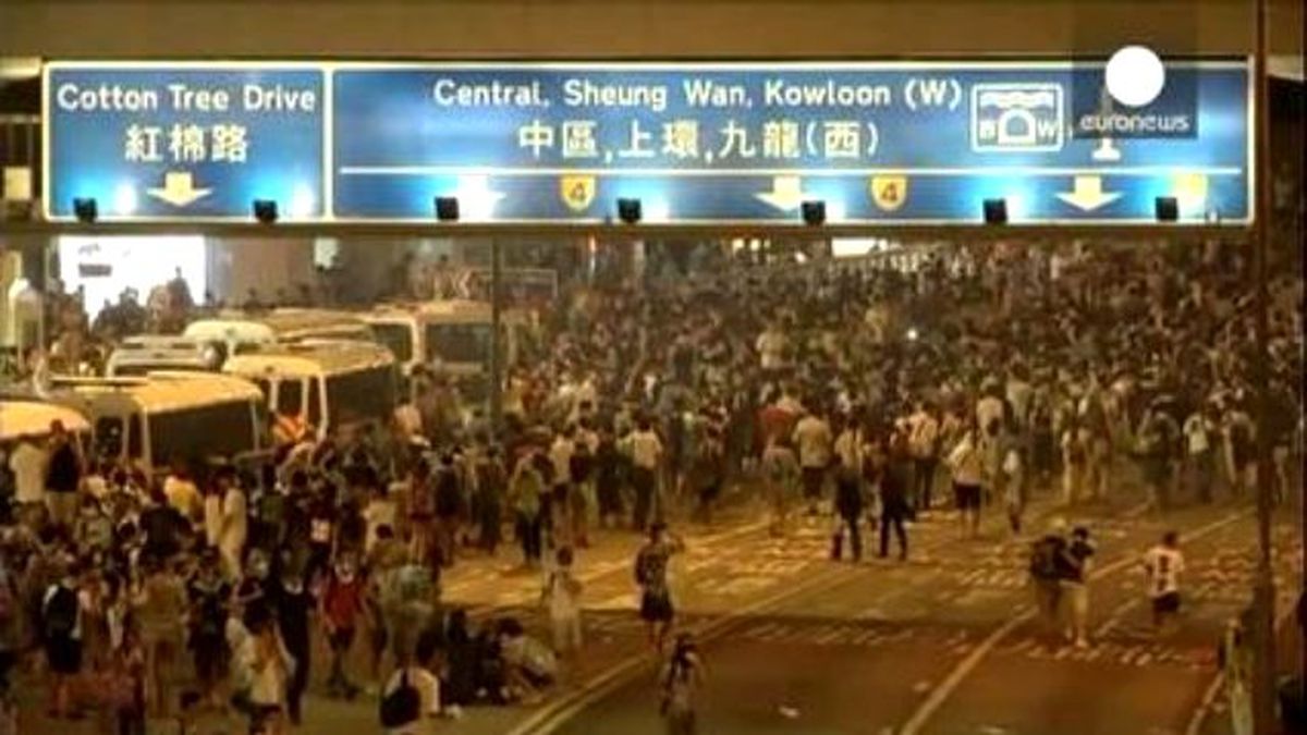 Hong Kong'da 'Merkezi İşgal Et' Eylemleri Yayılıyor