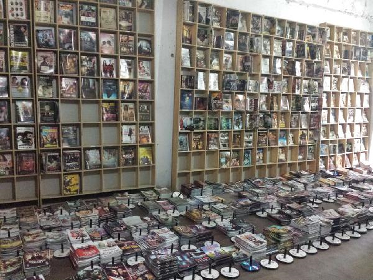 İstanbul\'da Korsan Kitap ve Dvd Operasyonu