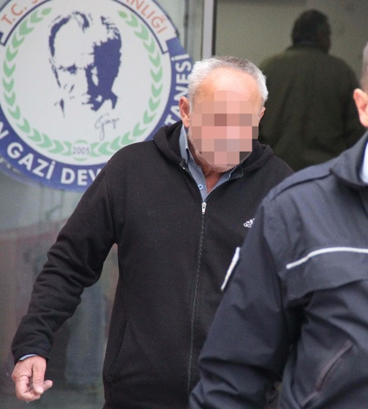 Kavga Ettiği Karısını Bıçakladı