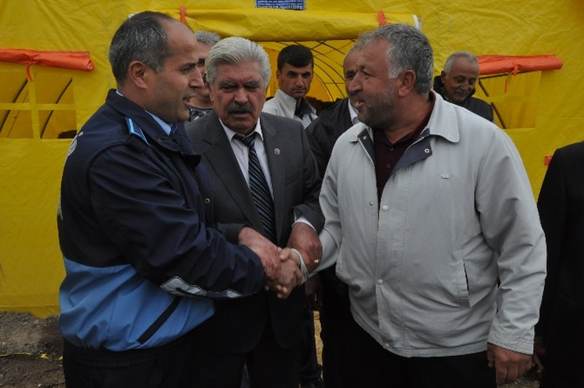 Kesob Başkanı Ahmet Övüç ile Kasaplar ve Besiciler Odası Başkanı Adnan Aydın Kurban Satış...