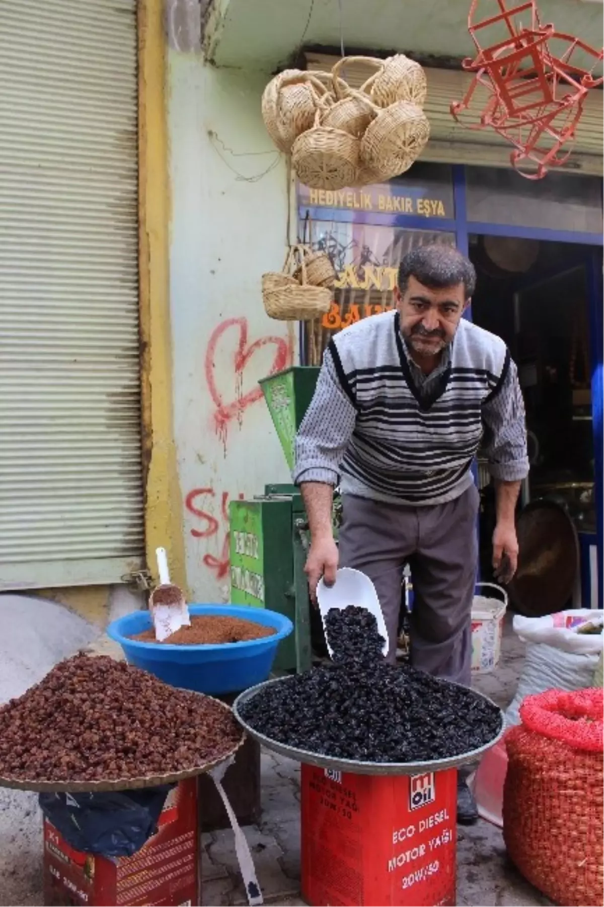 Kilis\'te Yeni Mahsul Kuru Üzüm Piyasaya Çıktı