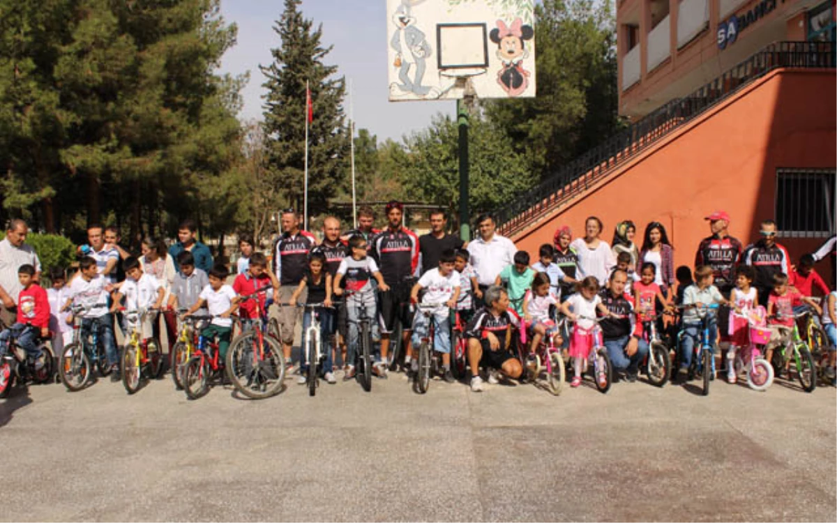 Kimsesiz Çocuklar Bisikletle Sevindi