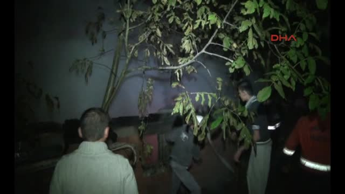 Bolu\'da Kümes Alev Alev Yandı
