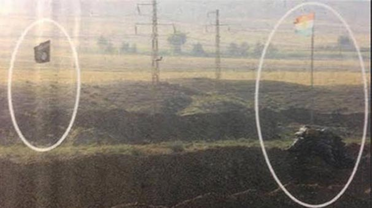 Kürtlerle IŞİD'in Bayrak Rekabeti