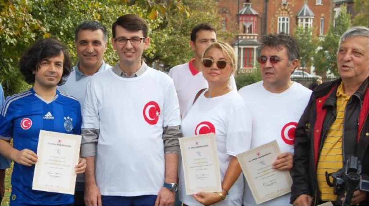 Londra\'daki Türkler Sağlıklı Yaşam İçin Yürüdü