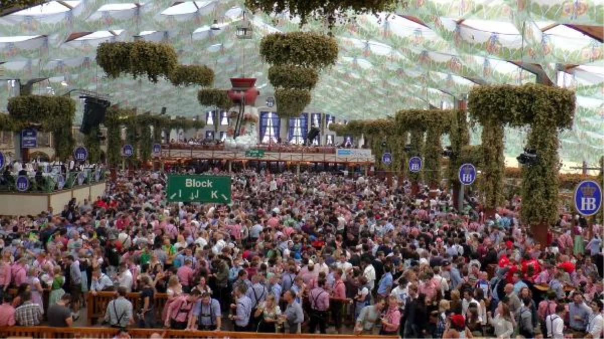 Münih\'teki Oktoberfest\'te Bir Haftada 3,2 Milyon Litre Bira İçildi