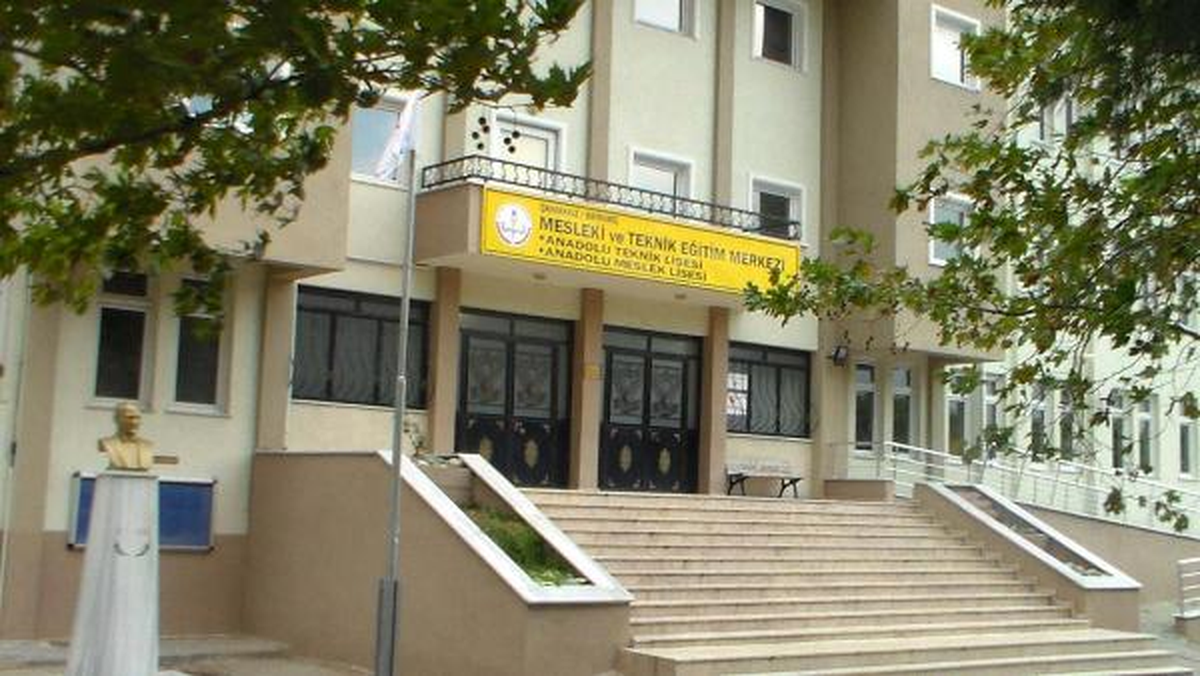 Öğretmen Öğrencisini Dövdü İddiası