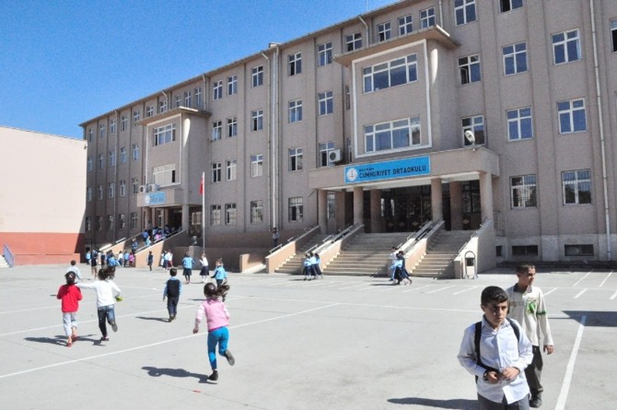 Öğretmen ve Okul İdarecilerinin Darp Edildiği İddiası