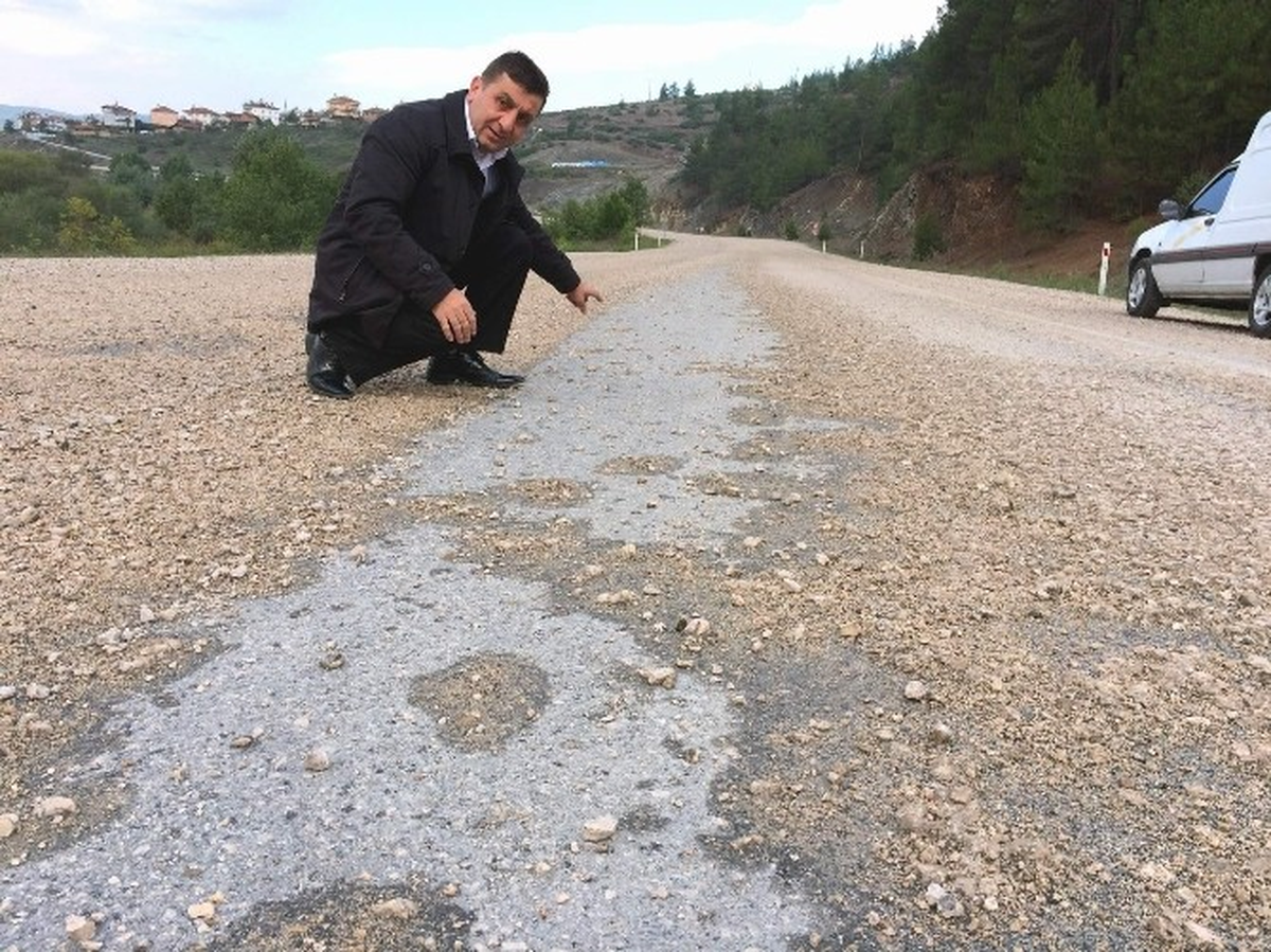 Orhaneli-Bursa Yolu Kazalara Davetiye Çıkarıyor