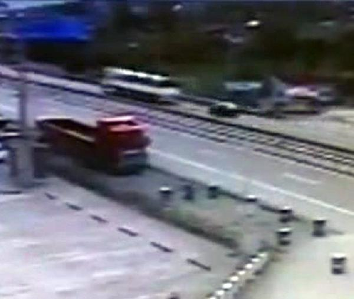 Otomobil Önündeki Tır\'ın Altına Girdi: 1 Ölü, 3 Yaralı (2)