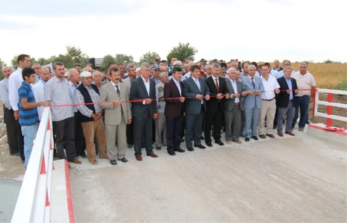 Saruhanlı\'daki Yeni Köprü Hizmete Açıldı