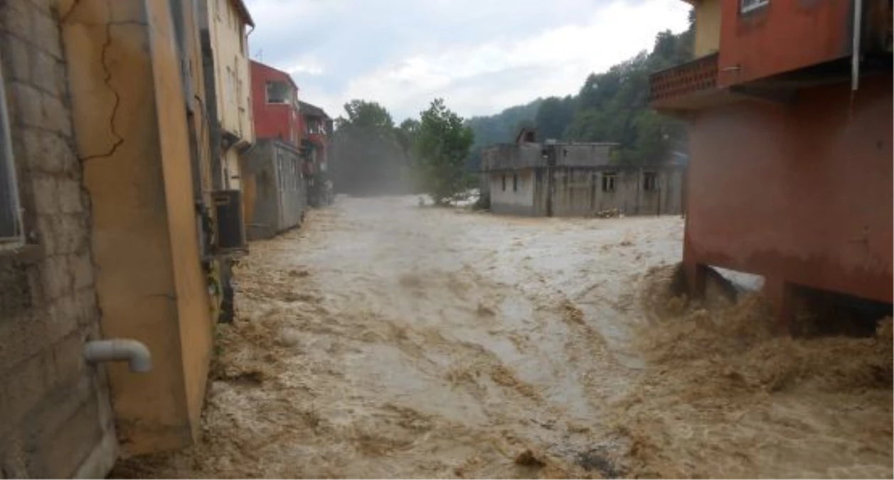 Selde Ev ve İş Yerleri Zarar Görenlere Para Yardımı