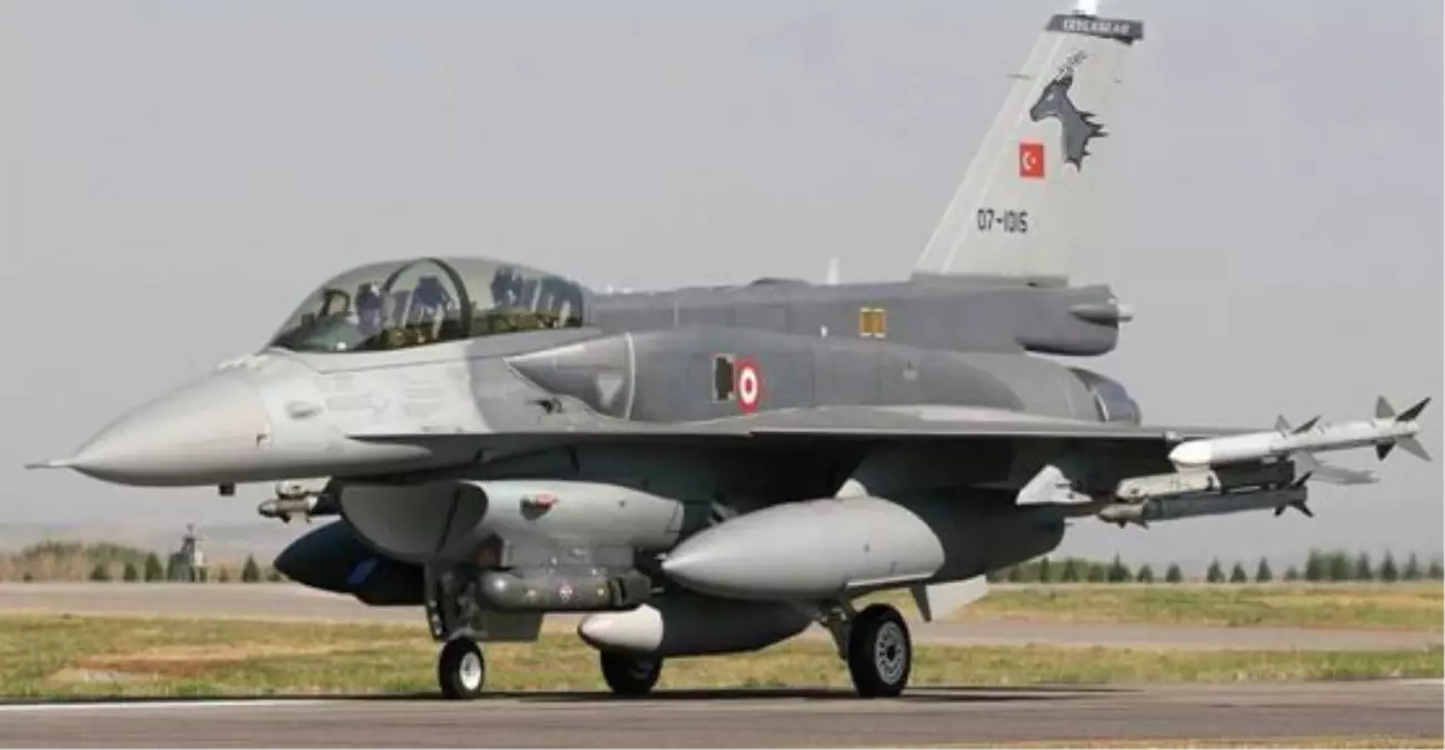 SOLOTÜRK, 20 Dakikalık Uçuşunda 3,5 Ton Yakıt Harcıyor