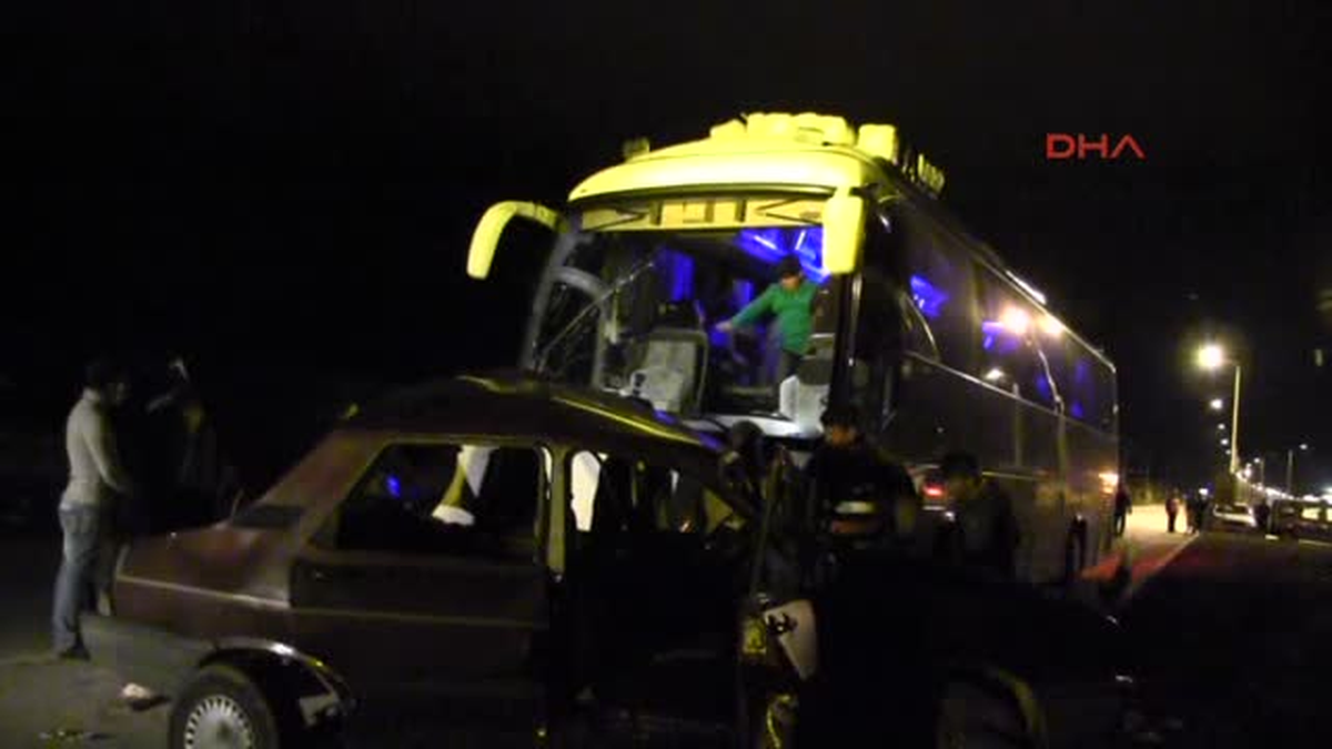 Tokat Erbaa\'da Otobüs Otomobile Çarptı 1 Ölü