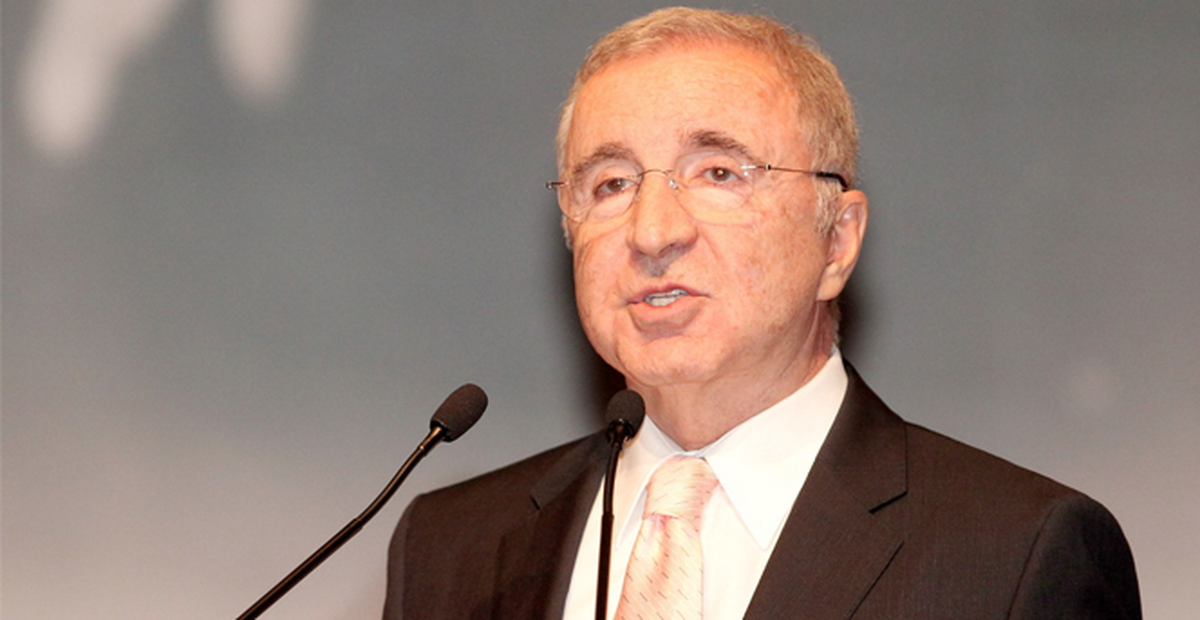 Ünal Aysal, Takım Uçağıyla Birlikte İngiltere'ye Gidecek