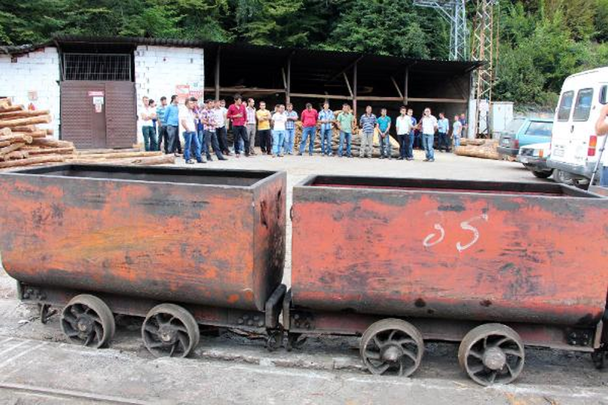 Zonguldak\'ta 2 Bin 700 Madenci İşten Çıkarıldı, 489\'u da Çıkarılacak