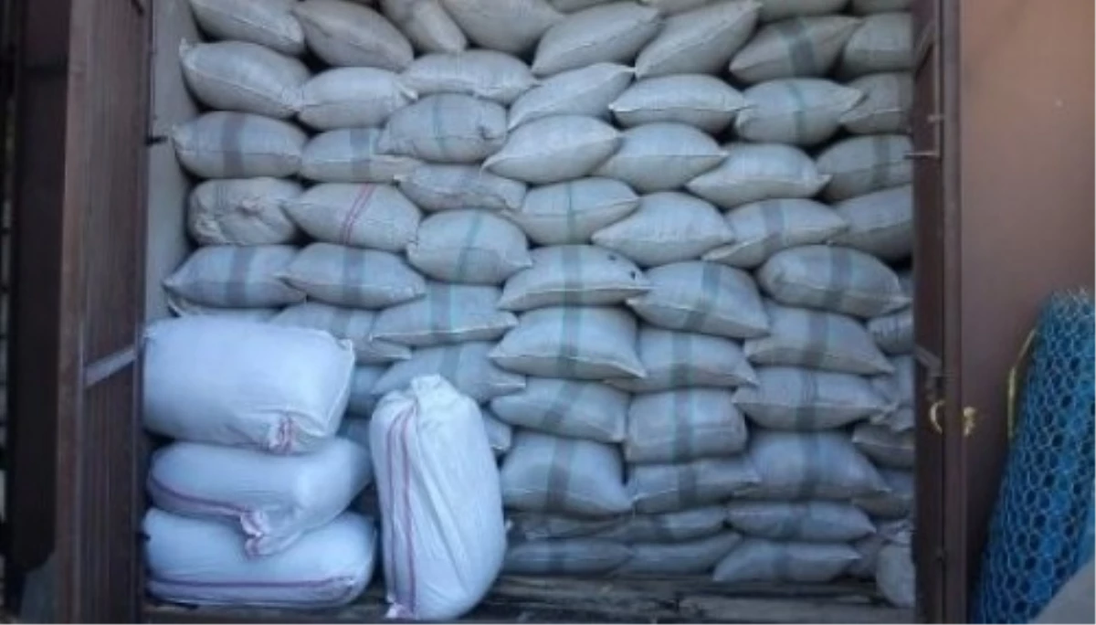 1 Ton 260 Kilo Kaçak Çay Ele Geçirildi