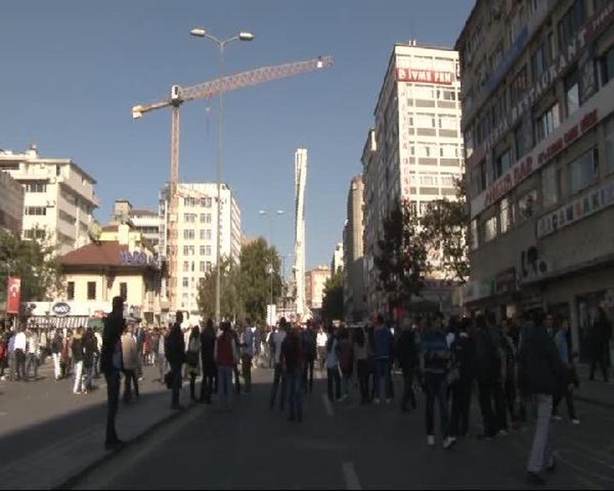 45 Metrelik Vince Çıkan Genç 4 Saatte İkna Edildi