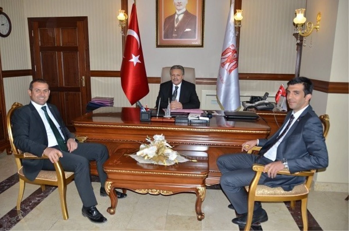 AK Parti İl Başkanı Burhan Çakır\'dan Erzincan Valisi\'ne Ziyaret