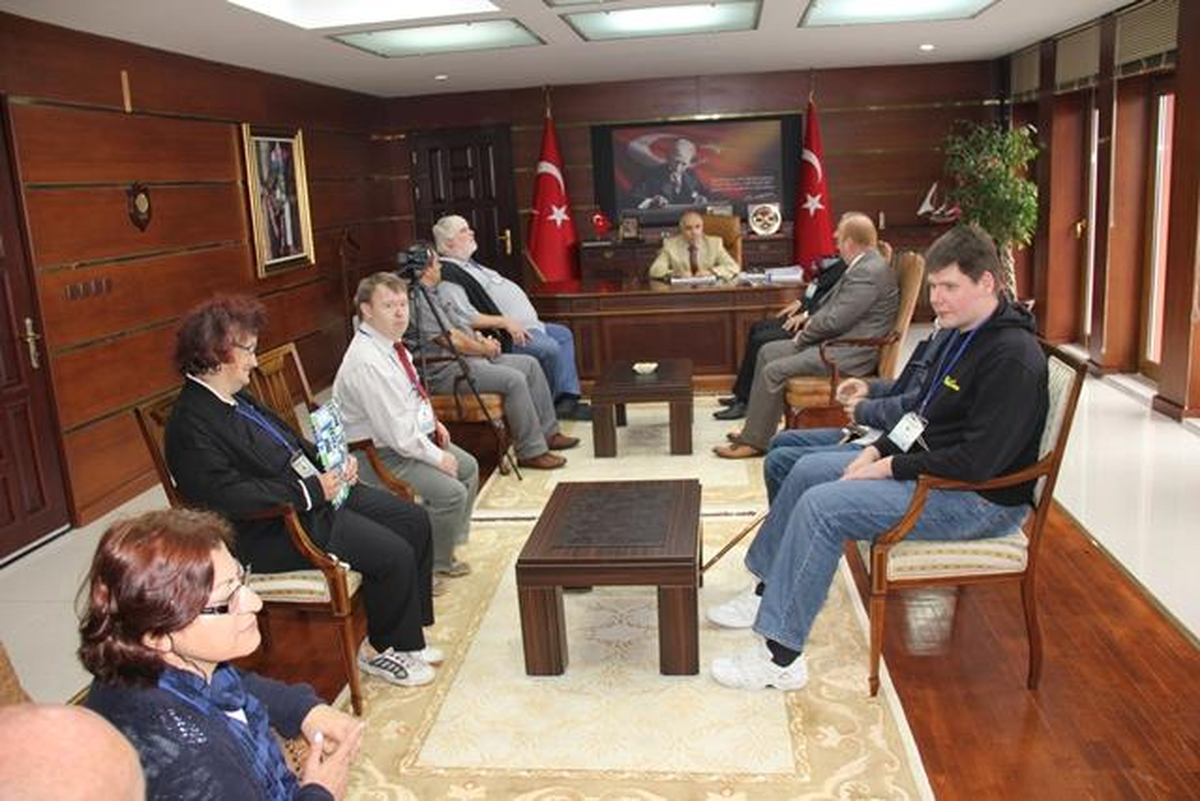 Alman Engelliler Derneği Yöneticileri Karahan\'ı Ziyaret Etti