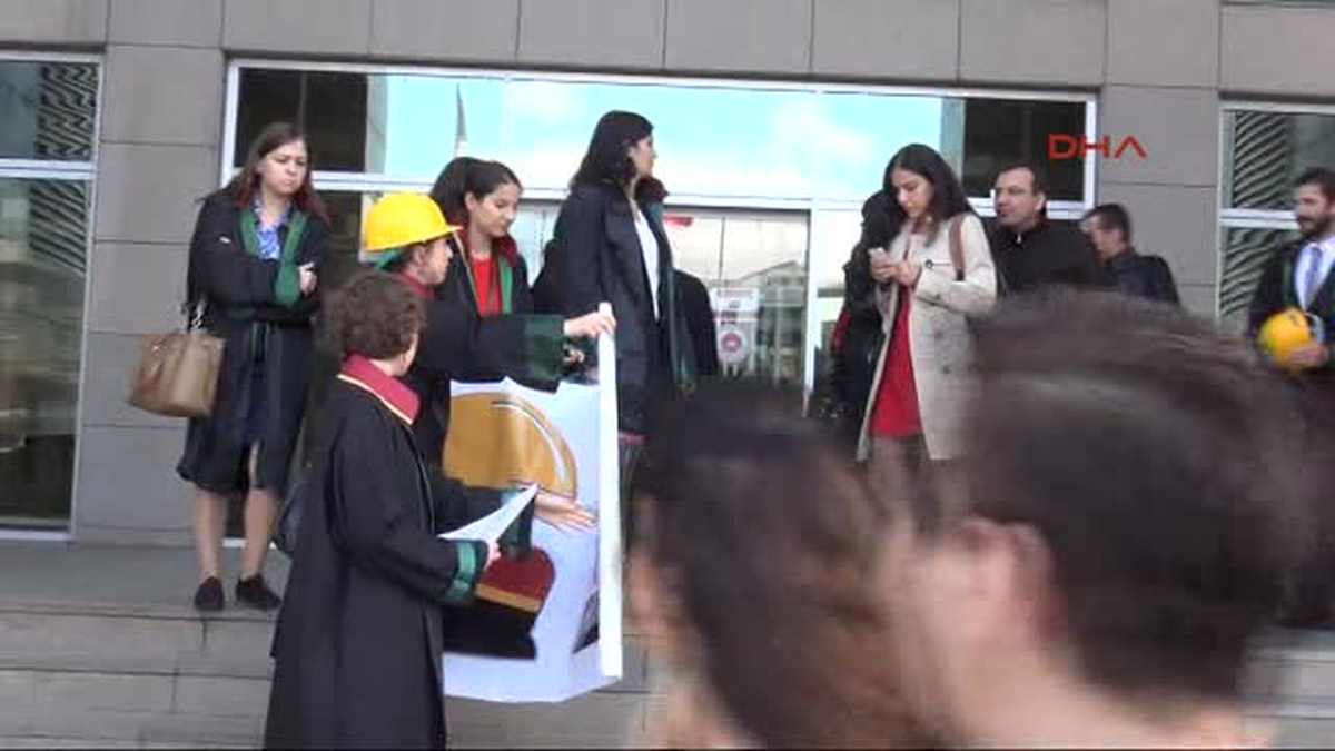 Avukatlardan Baretli Eylem