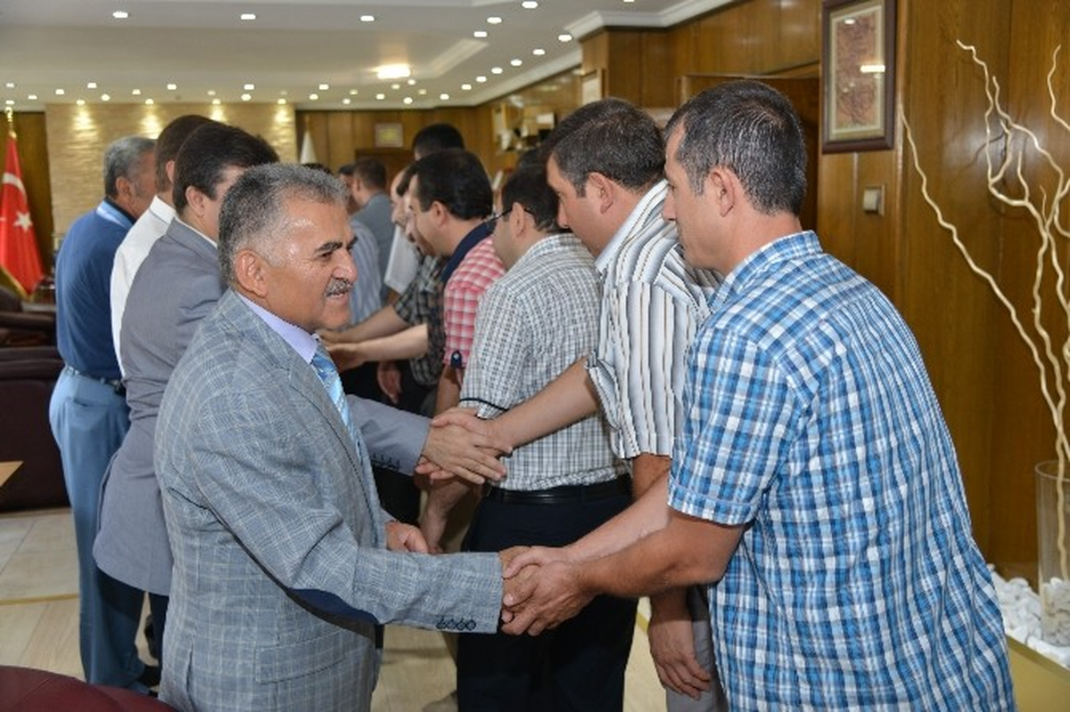 Belediye İşçileri Bayram Öncesi 3. Dönem İkramiyelerini Aldı