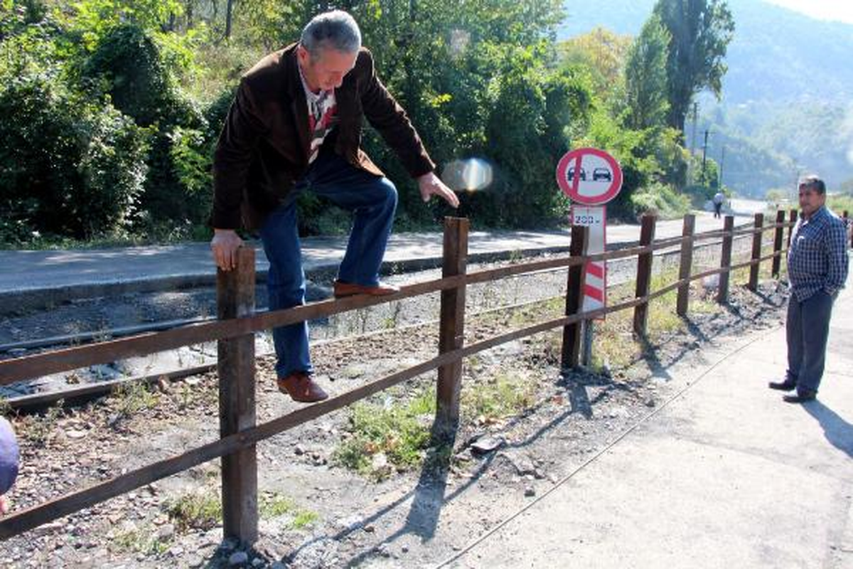 Demir Yolu Hattına Korkuluk Önlemi