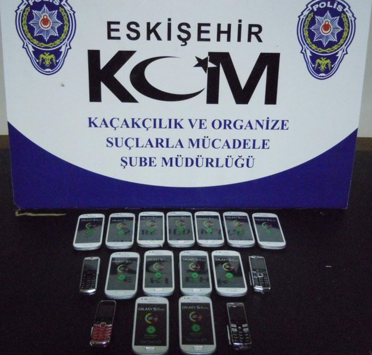 Eskişehir\'de Kaçak Cep Telefonları Ele Geçirildi