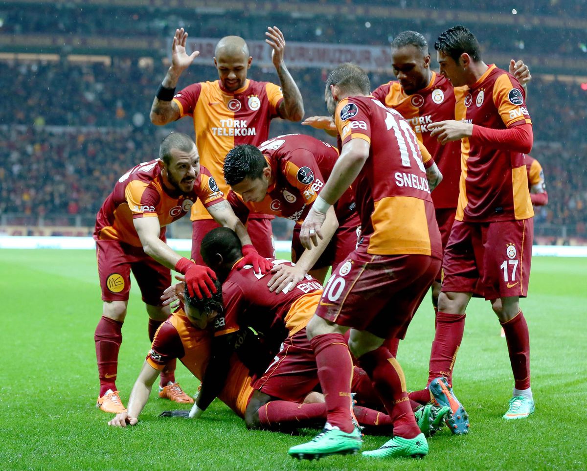 Galatasaray Londra\'ya Uçtu