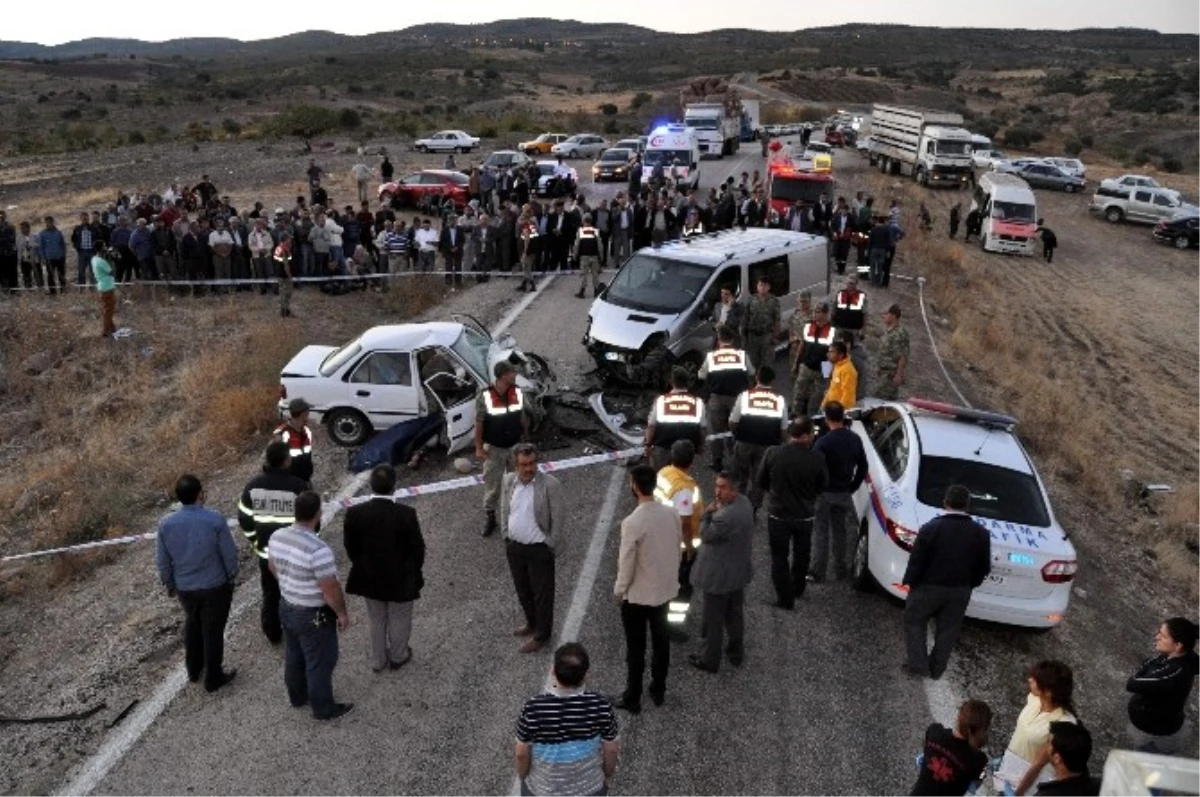 Gaziantep\'te Trafik Kazası: 3 Ölü, 1 Yaralı