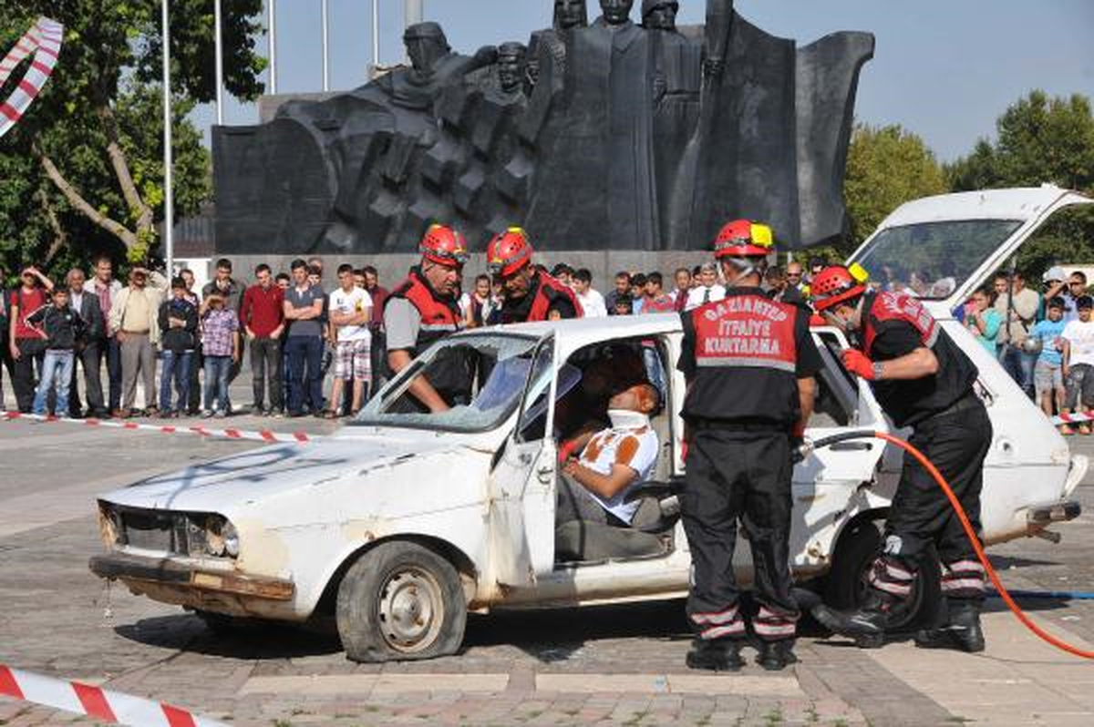 Gaziantep\'te Yangın Söndürme ve Kurtarma Tatbikatı
