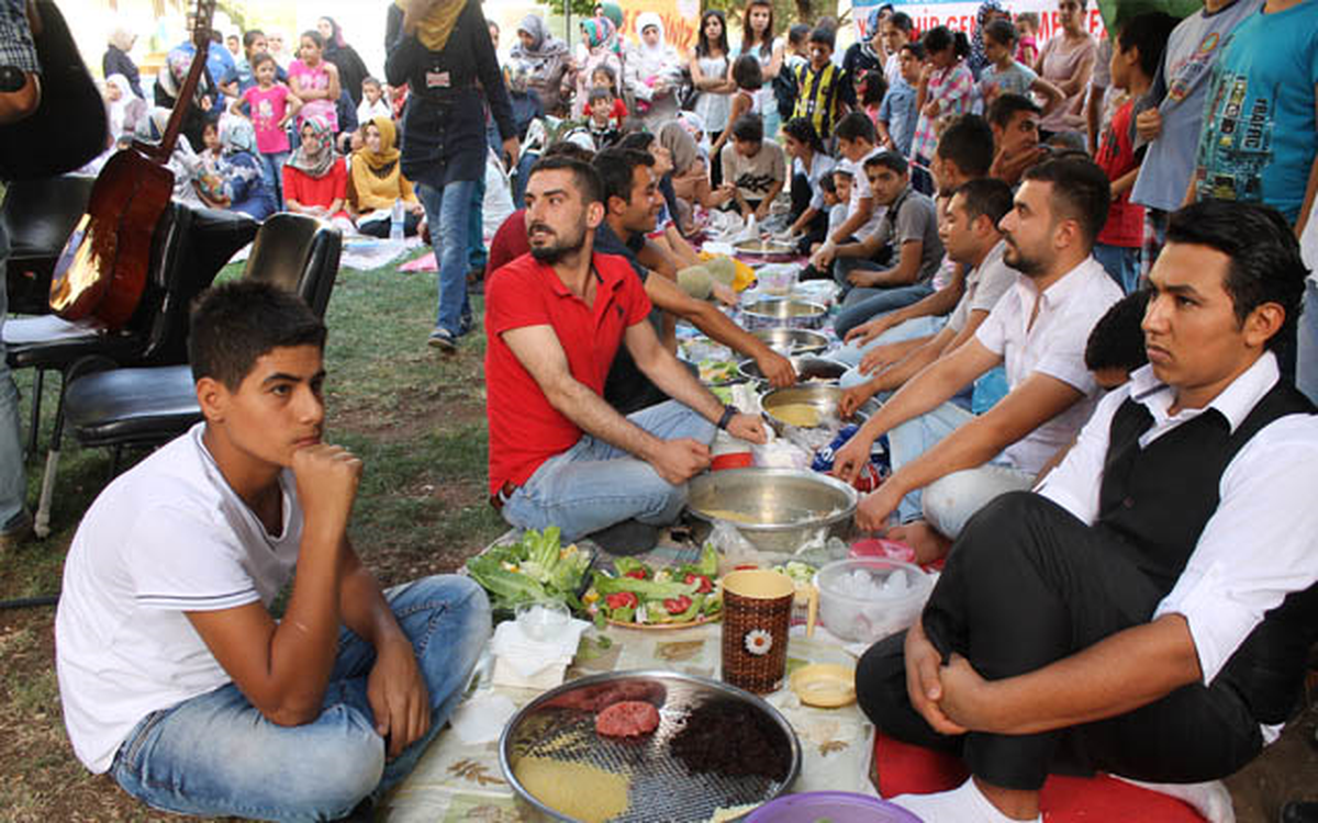 Gençler Çiğköftenin Vatanında Yarıştı