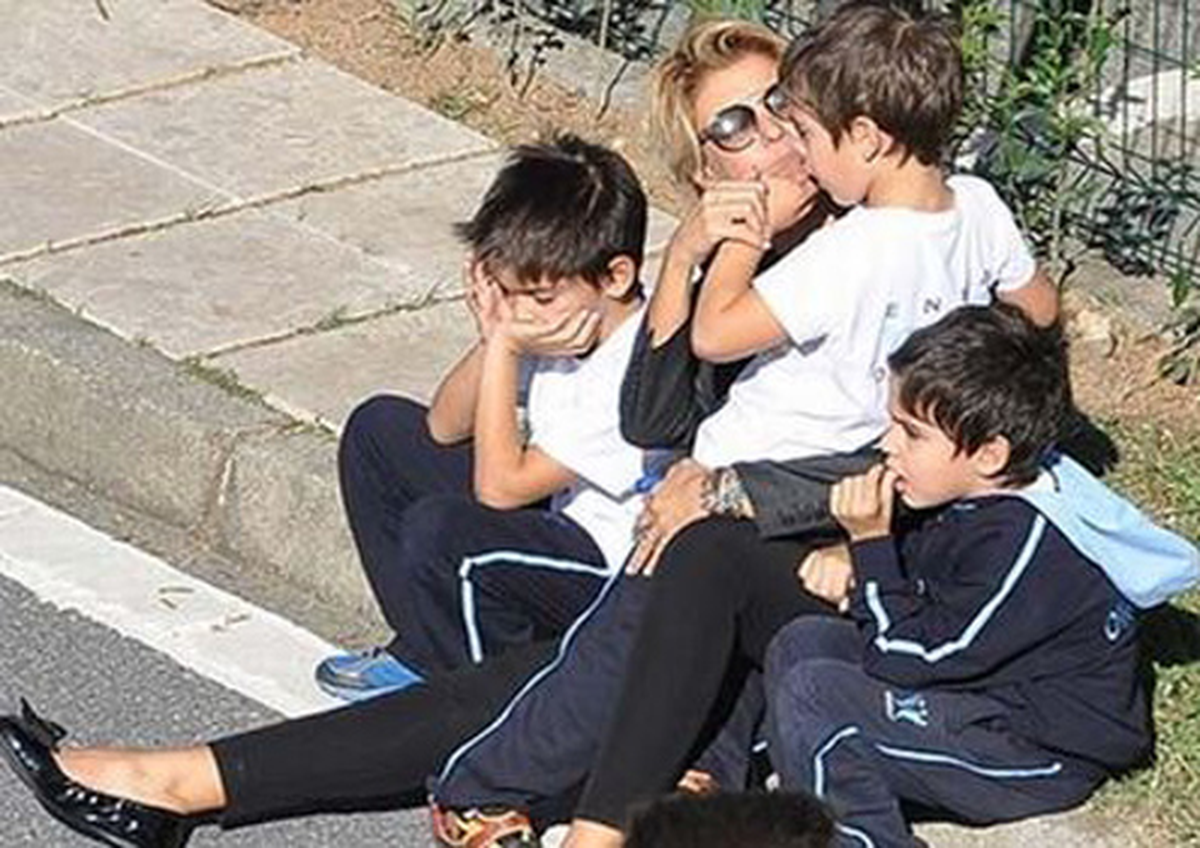 Gülben Ergen 20 Dakika Kaldırımda Bekledi