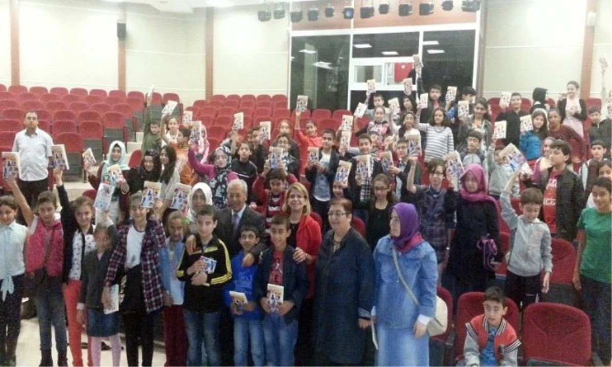 Güngören Belediyesi "1 Yazar 1000 Okur" Buluşmaları Başladı