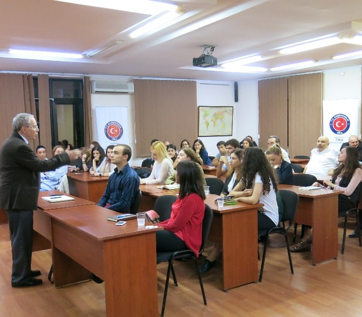 Gürcistan Genç Kamu Görevlilerine Eğitim