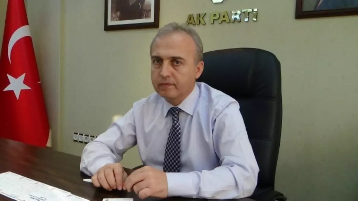 Hamdi Uçar, Başkan Akdemir'i Topa Tuttu