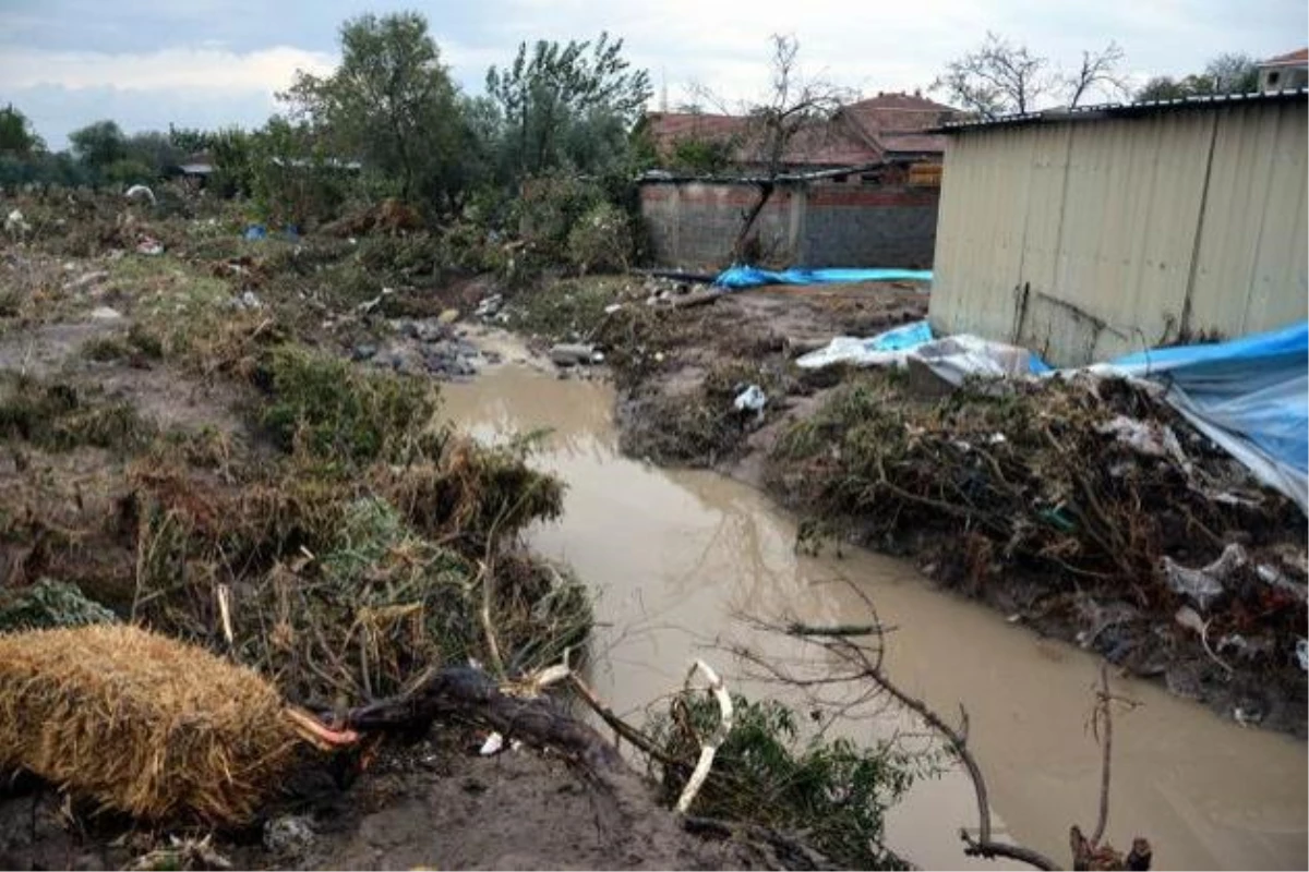 Hatay\'daki Sel Felaketinde Kaybolan Kadın Bulunamadı