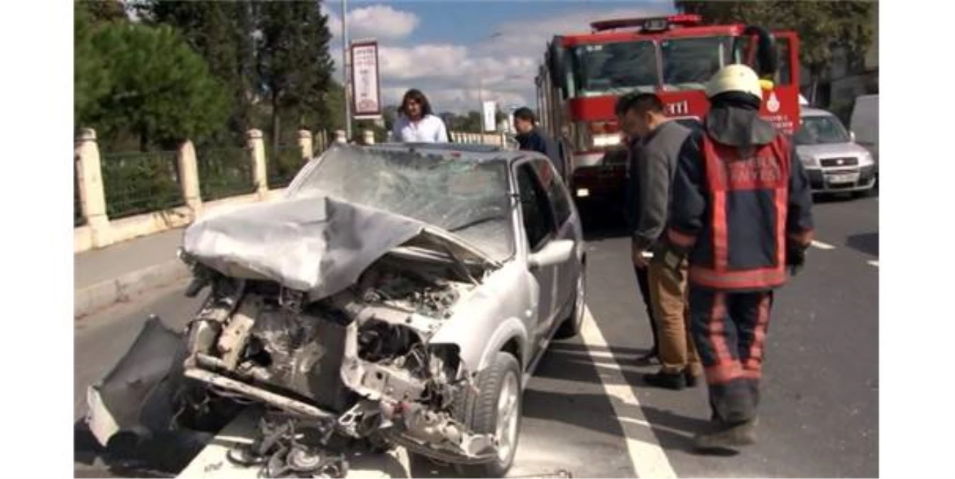 Kağıthane\'de Trafik Kazası: 2 Yaralı