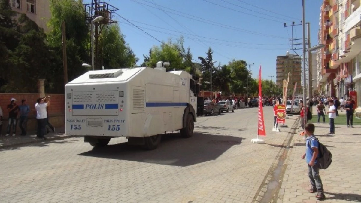 Kızıltepe\'de Kobani Protestosuna Polis Müdahalesi