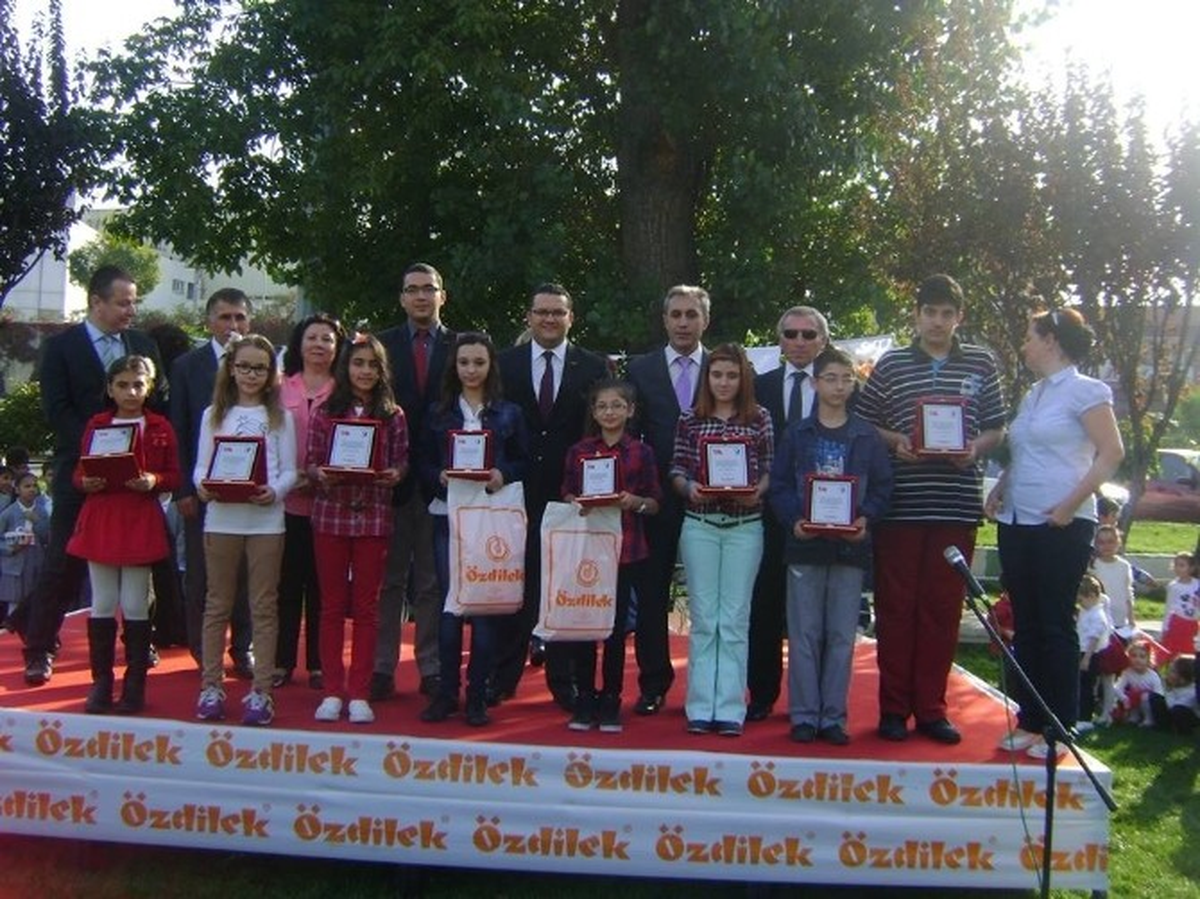 Özdilek\'ten Cumhuriyet Resim Yarışması