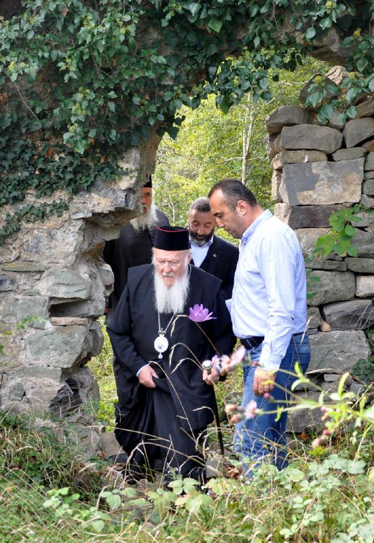 Patrik Bartholomeos Maçka\' da Kızlar Manastırını Ziyaret Etti